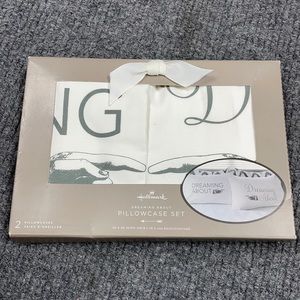 Hallmark Dreaming About Pillowcase set (2962)